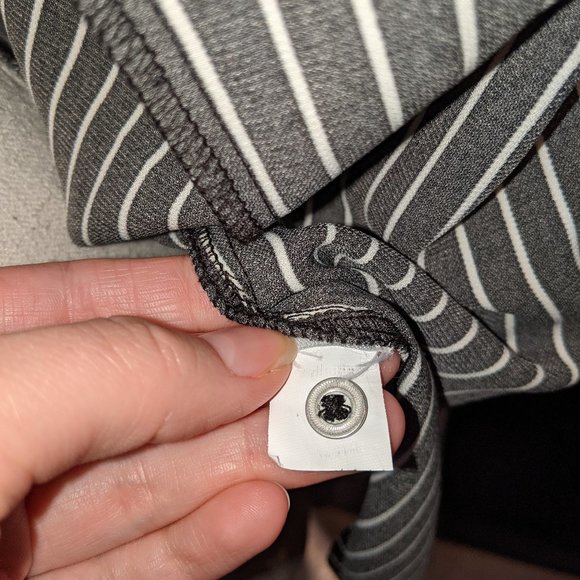 Black and White Long Stripe Blouse - Picture 7 of 8